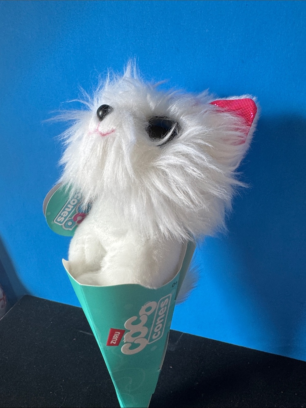 ZURU Coco Cones White Plush Dog in Cone. Name Silvy ( NWT )